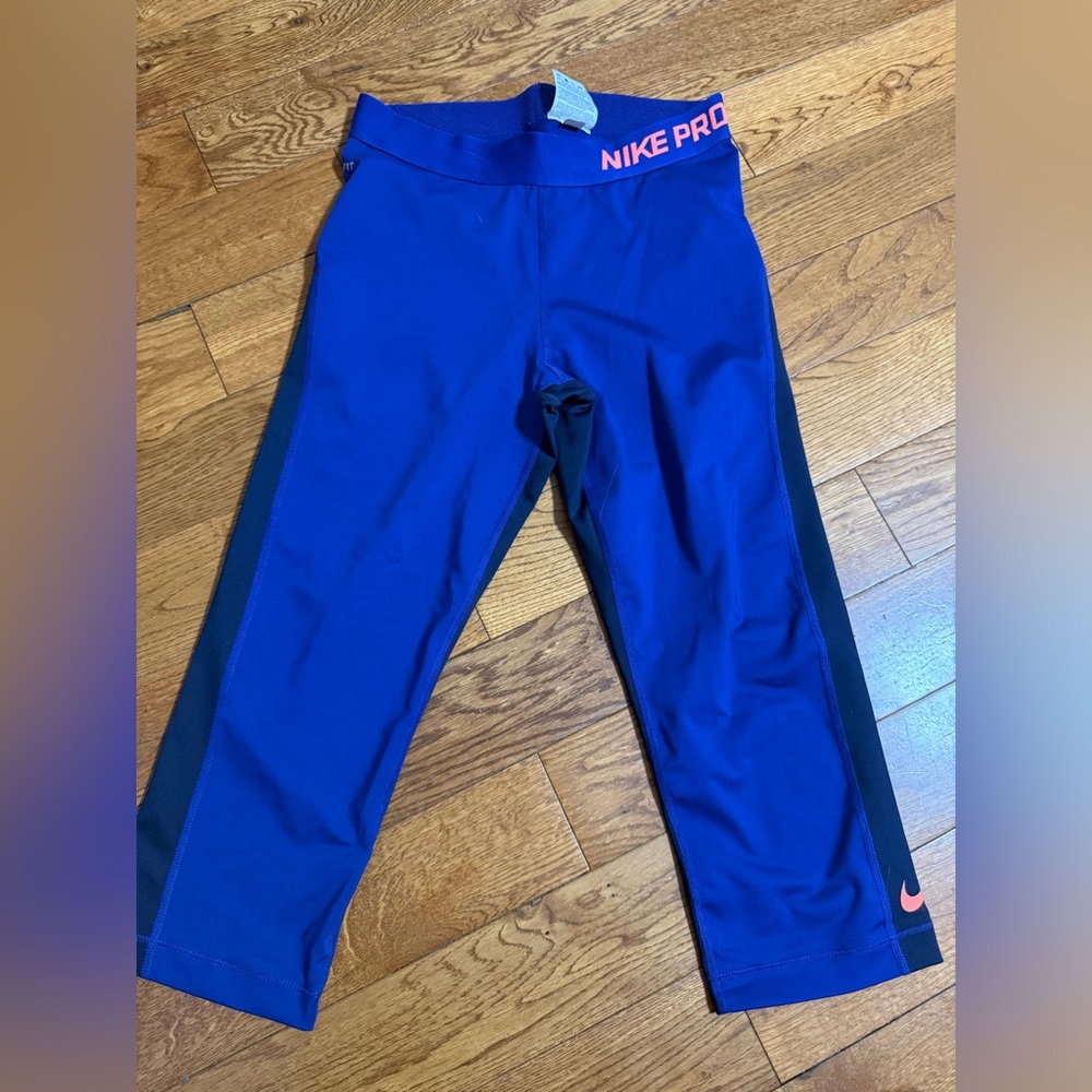 Nike Pro Women's Blue and Black Leggings
